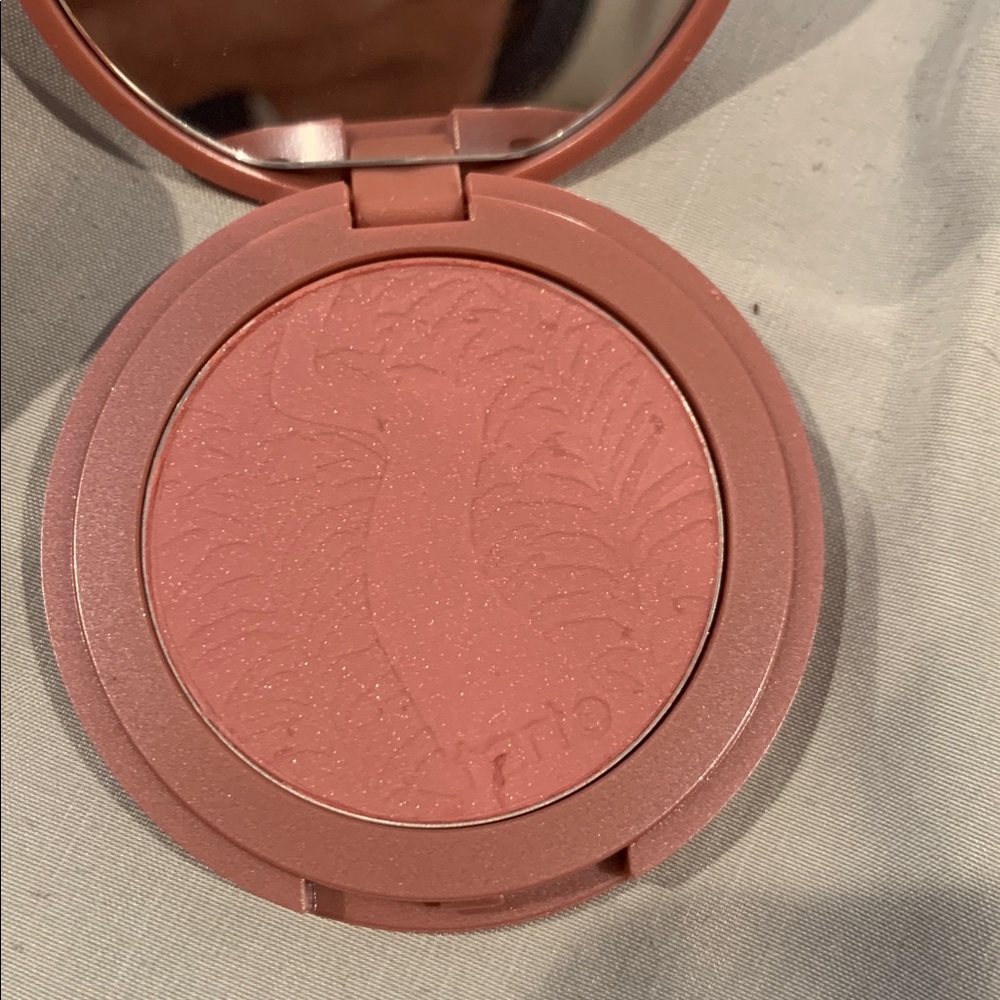 Amazonian clay 12 hours blush dazzled